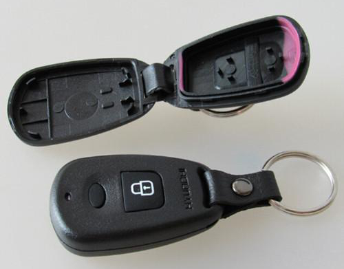 CARCASA MANDO HYUNDAI ELANTRA 2 BOTONES INDEPENDIENTE (PILA EN CIRCUITO) 