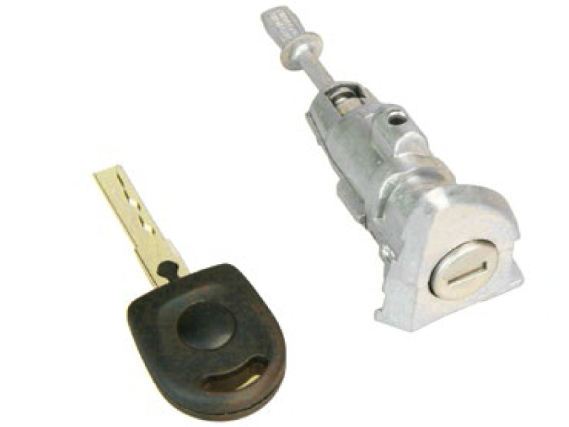 CERRADURA DE PUERTA VW PASSAT Y AMAROCK DESMONTADA (107837167MG) HU66