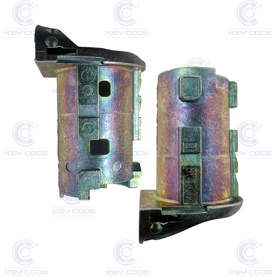 CERRADURA PUERTA IZQUIERDA RNLT  ZOE  DESMONTADA (8201339320) TARJETA ESPADIN DE EMERGENCIA REGATA VA6 (SIN LÁMINAS) - ORIGINAL 