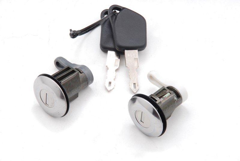 PAIR OF DOOR LOCKS PSA 106 (1991-1996) (252060)