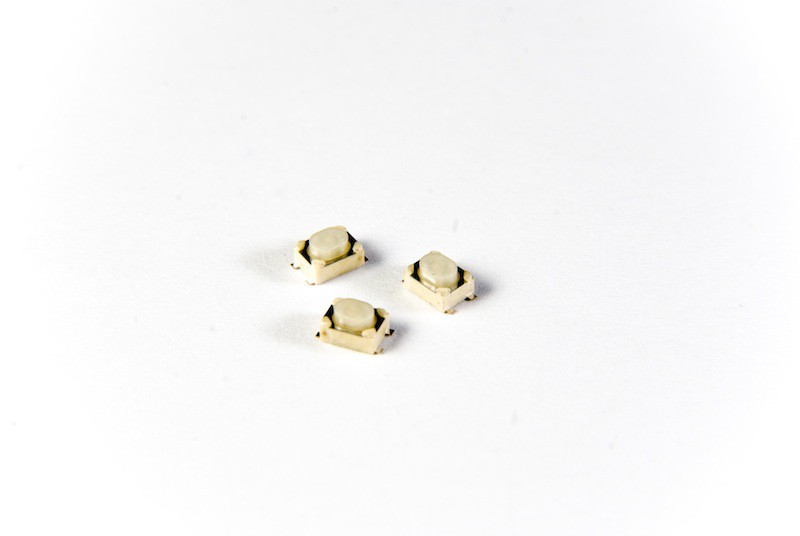 [PULS10] 4 PIN PUSHBUTTON (WHITE BMW) (10 PIECES) 3x4x2,5 mm