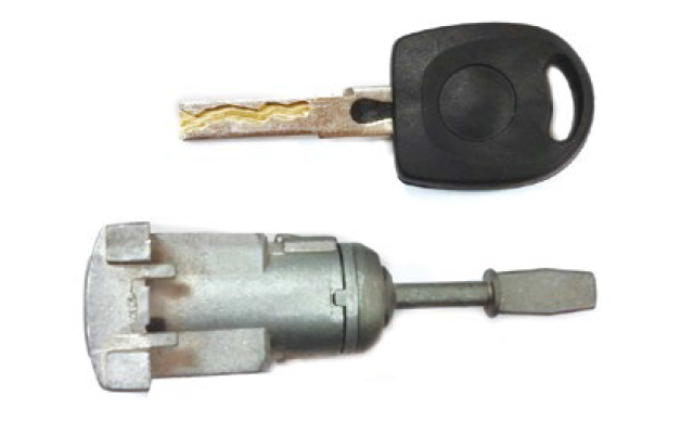 CERRADURA PUERTA IZQUIERDA SEAT LEON SIN GANCHO (GOLF IV) HU66 (1M0837167D)
