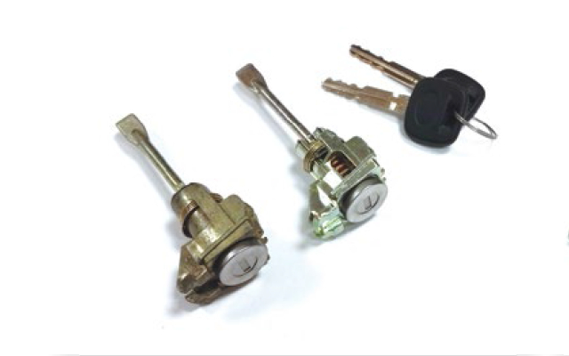 [TO43CP07-AF] TOYOTA COROLLA (02-06), HILUX (04-07) DOOR LOCK