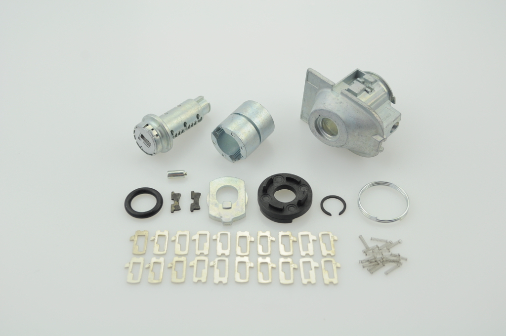  VOLVO DISASSEMBLED LEFT DOOR LOCK C30 (06-12), S40 (04-12), C70 (06-13), V50 (04-07) - S80, S80L, V70, XC60, XC7 (8679168, 30784963, 31301649, 3M5AR43284AE) HU66