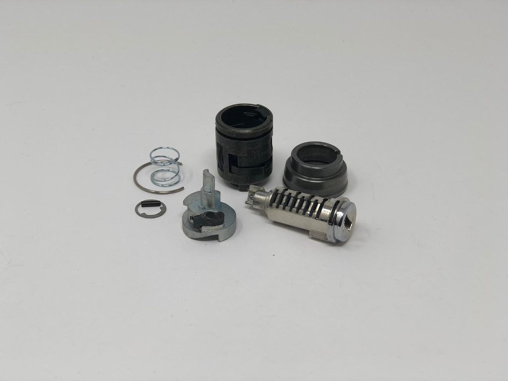 DISASSEMBLED STARTER GOLF (98-02), POLO (97-00), LUPO (99-00), AROSA (98-01) HU66 (6K0955855A)