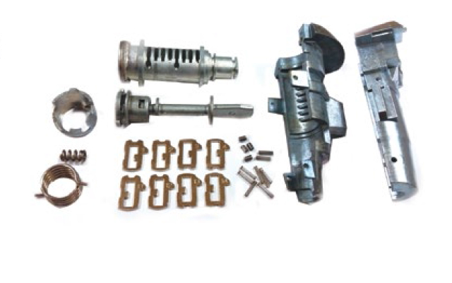 CERRADURA DE PUERTA VW PASSAT Y AMAROCK DESMONTADA (107837167MG) HU66