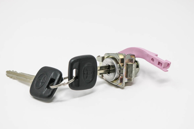 CERRADURA PUERTA IZQUIERDA TOYOTA RAV4 (690524210084; 69052-42100-84) TOY43 - ORIGINAL - 