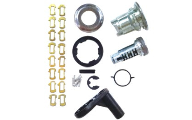 DACIA DOKKER DOOR LOCK DISASSEMBLED + SET OF LAMINATES (805027132R)