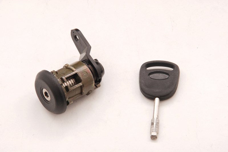 CERRADURA PUERTA IZQUIERDA FORD FIESTA (96-02),KA (96-02), COURRIER 1022638